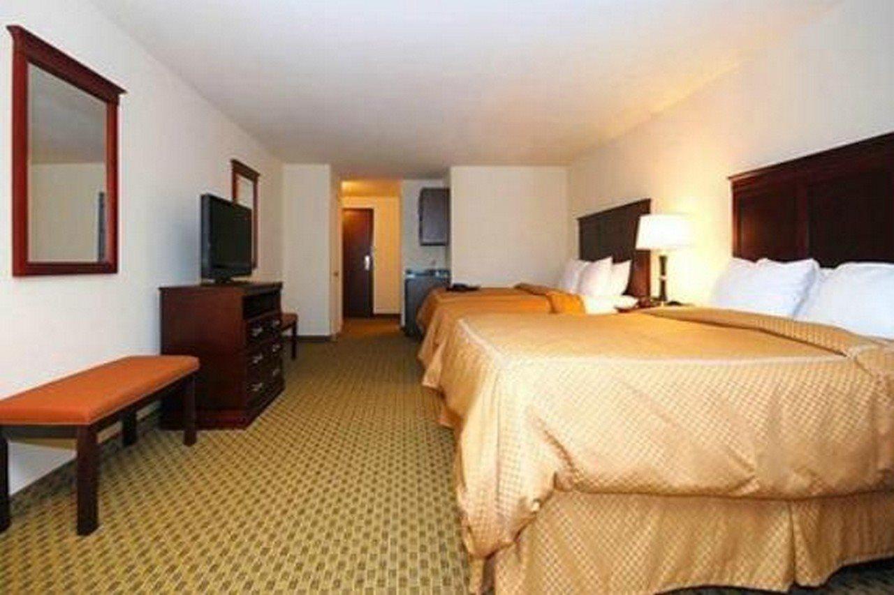 Comfort Suites Mcalester Bagian luar foto