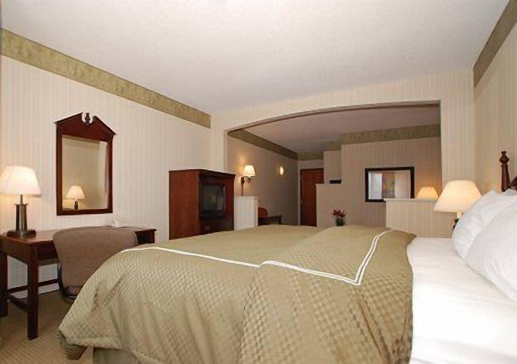 Comfort Suites Mcalester Bagian luar foto